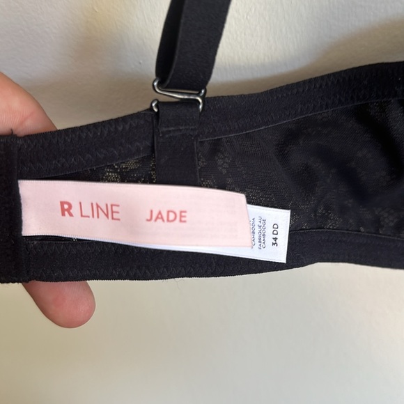 Black lace unlined bra - Picture 5 of 7